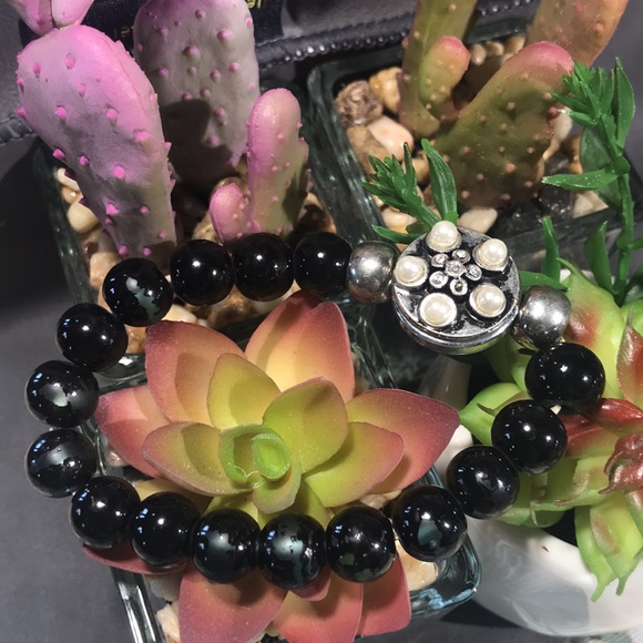 🛑🛑Black Bead Snap Button Stretch Bead Bracelet with Pearl and Crystal Snap✨ - Picture 2 of 5